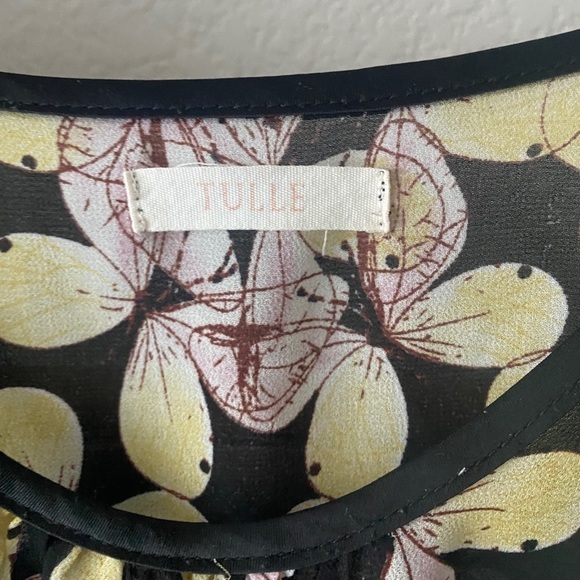 Tulle - blouse with cinched waist - Picture 4 of 5